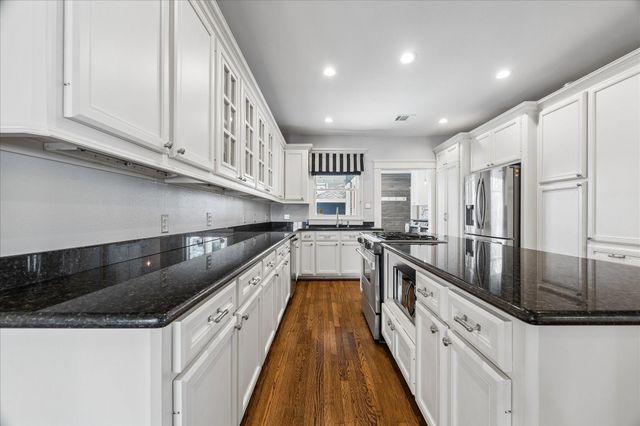 1102 E 14th Street, Houston, TX 77009