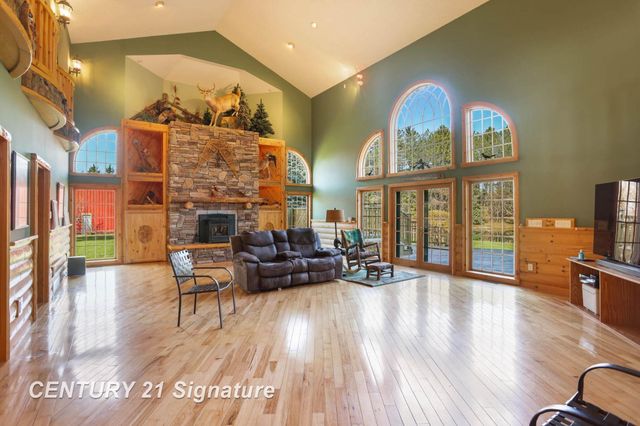 4285 N Iva Road, Hemlock, MI 48626