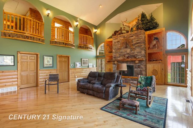 4285 N Iva Road, Hemlock, MI 48626