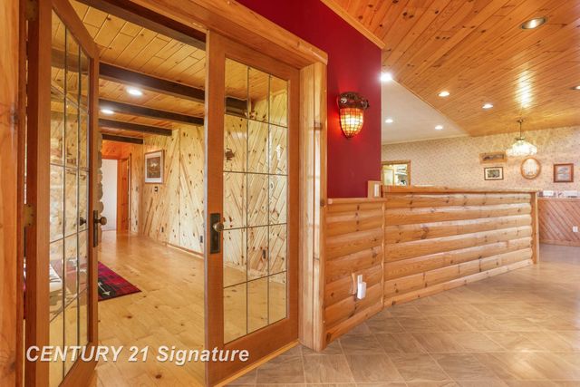 4285 N Iva Road, Hemlock, MI 48626