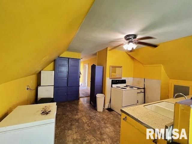 529 N KELLOGG Street, Galesburg, IL 61401