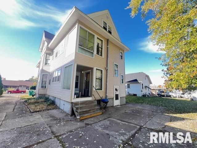 529 N KELLOGG Street, Galesburg, IL 61401