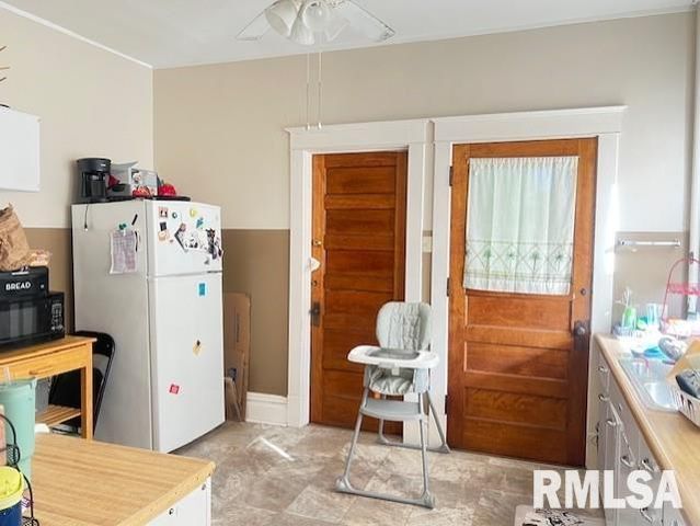 529 N KELLOGG Street, Galesburg, IL 61401