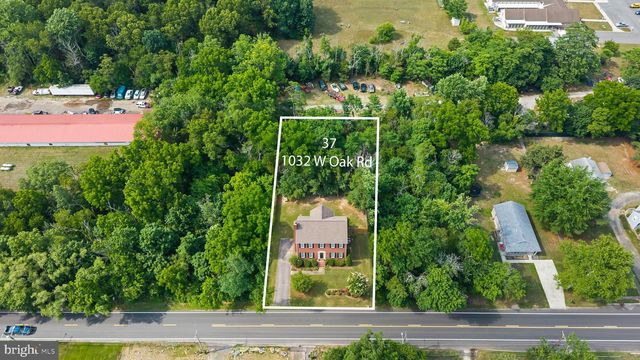 1032 W OAK RD