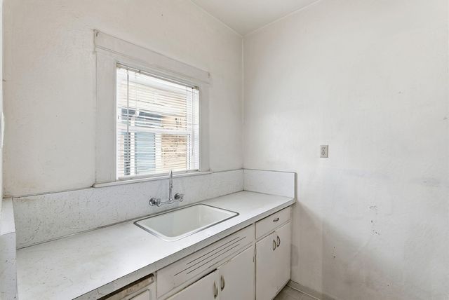 1260 96Th Ave, Oakland, CA 94603