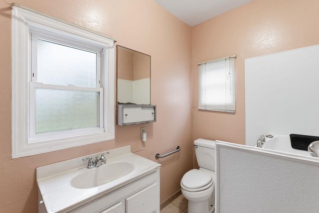 1260 96Th Ave, Oakland, CA 94603