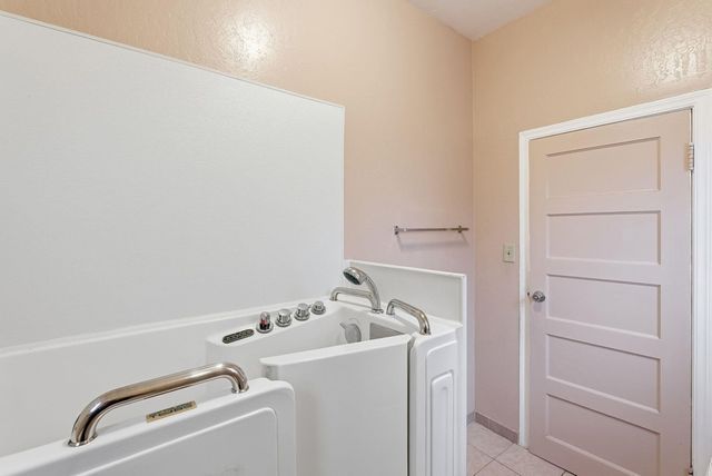 1260 96Th Ave, Oakland, CA 94603