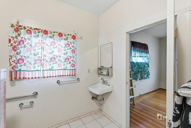 1260 96Th Ave, Oakland, CA 94603