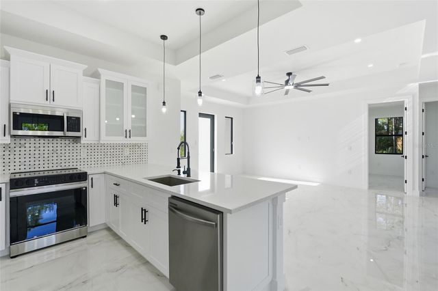 1134 HOLMES AVE S, Lehigh Acres, FL 33974