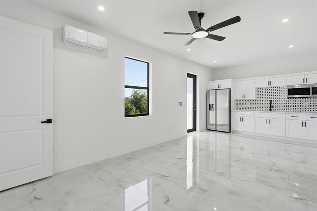 1134 HOLMES AVE S, Lehigh Acres, FL 33974