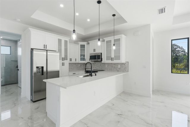 1134 HOLMES AVE S, Lehigh Acres, FL 33974