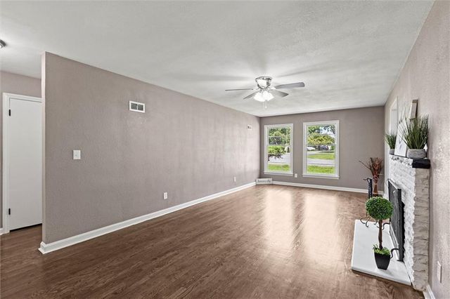 11911 E 44th Street, Kansas City, MO 64133