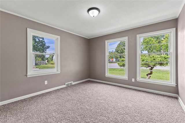 11911 E 44th Street, Kansas City, MO 64133