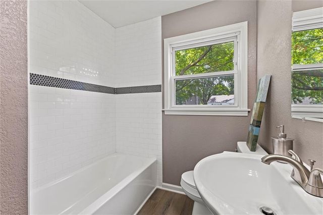 11911 E 44th Street, Kansas City, MO 64133