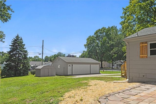 11911 E 44th Street, Kansas City, MO 64133