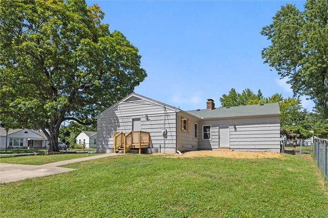 11911 E 44th Street, Kansas City, MO 64133