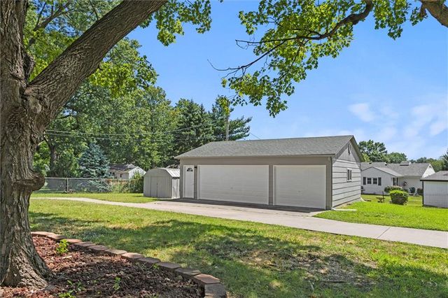 11911 E 44th Street, Kansas City, MO 64133