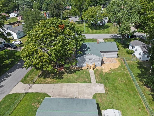 11911 E 44th Street, Kansas City, MO 64133