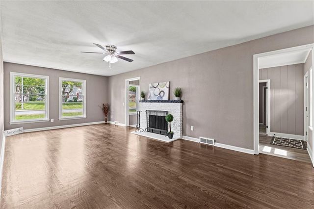 11911 E 44th Street, Kansas City, MO 64133