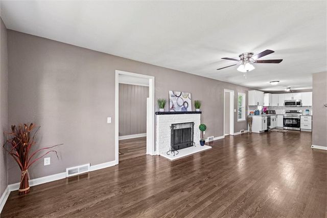 11911 E 44th Street, Kansas City, MO 64133