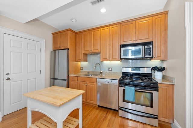 8 Parker Rd 5, Wakefield, MA 01880