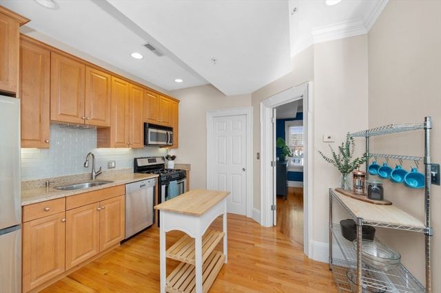 8 Parker Rd 5, Wakefield, MA 01880