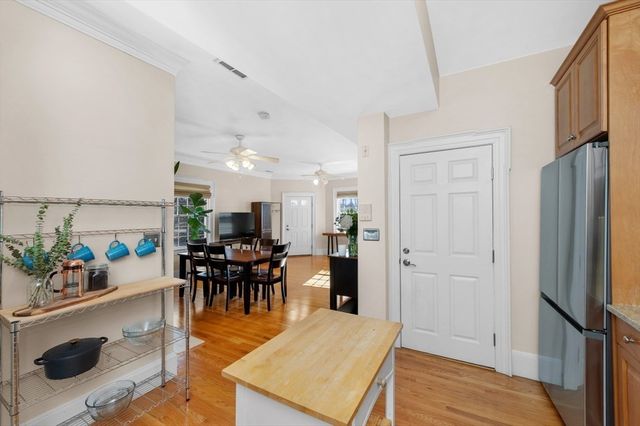 8 Parker Rd 5, Wakefield, MA 01880