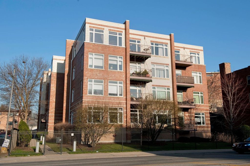 515 N Harlem Avenue 203, Oak Park, IL 60302
