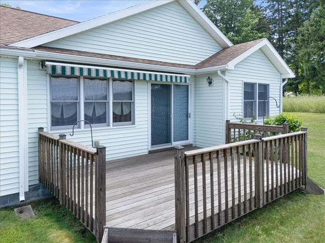 7587 Salmon Creek Road, Williamson, NY 14589