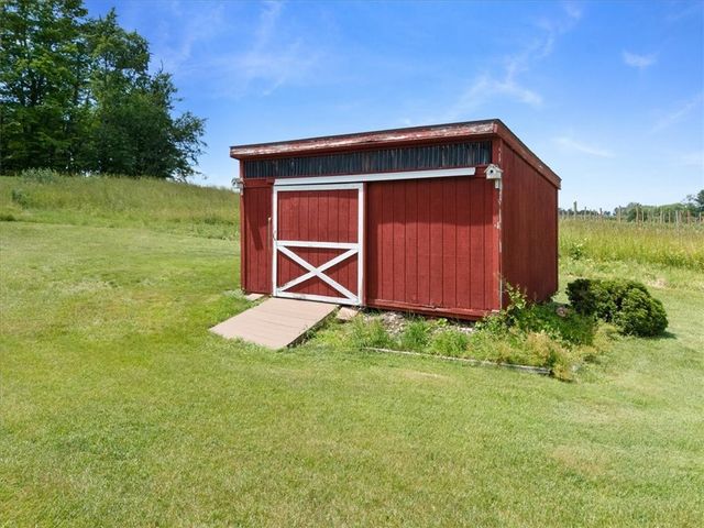 7587 Salmon Creek Road, Williamson, NY 14589