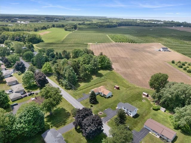 7587 Salmon Creek Road, Williamson, NY 14589