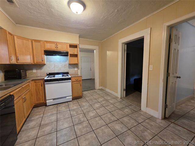 403 S 47th West Avenue, Tulsa, OK 74127