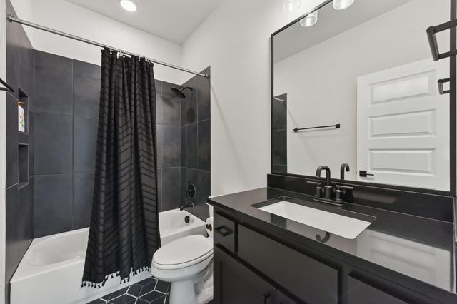 222 Rio Ranchero RD, Georgetown, TX 78628