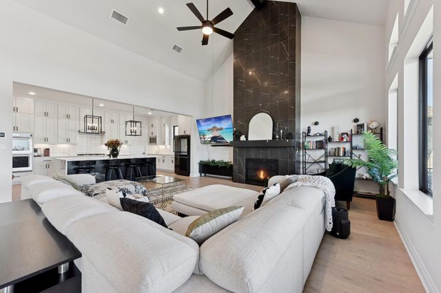 222 Rio Ranchero RD, Georgetown, TX 78628