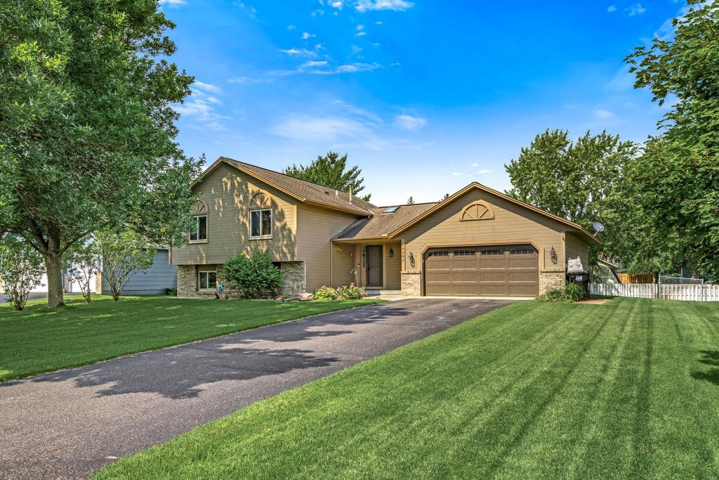14284 Zilla Street NW, Andover, MN 55304