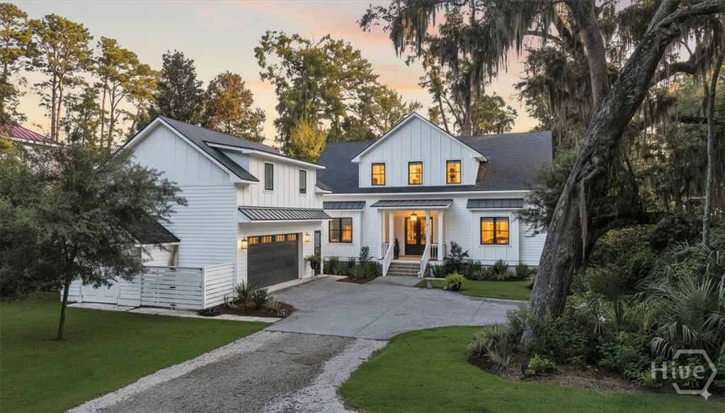 Image 3 of property listing at 822 Dancy Avenue, Savannah, GA 31419