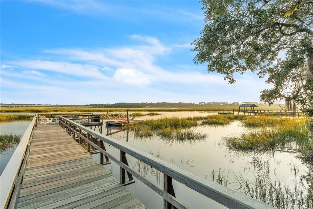 Image 5 of property listing at 822 Dancy Avenue, Savannah, GA 31419