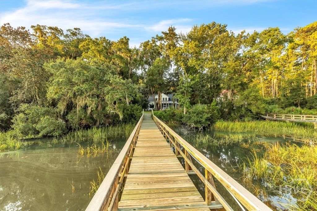 Image 6 of property listing at 822 Dancy Avenue, Savannah, GA 31419