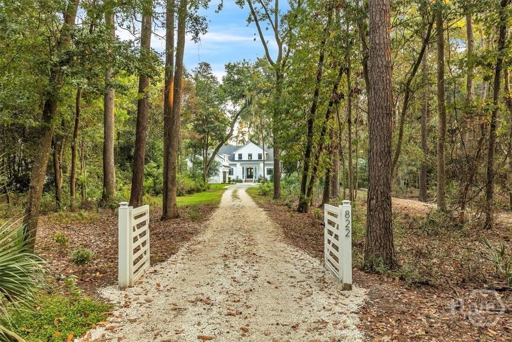 Image 8 of property listing at 822 Dancy Avenue, Savannah, GA 31419