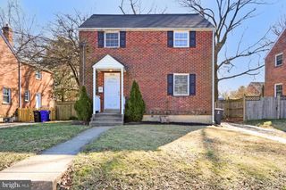 5016 N CARLIN SPRINGS RD, Arlington, VA 22203