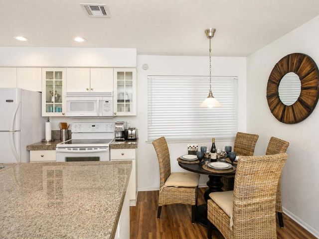 72682 Bursera Way 4, Palm Desert, CA 92260