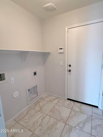 2326 W GABY Road, Phoenix, AZ 85041