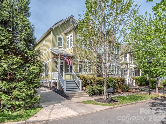 1427 Tippah Park Court, Charlotte, NC 28205