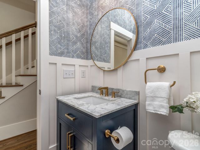 1427 Tippah Park Court, Charlotte, NC 28205