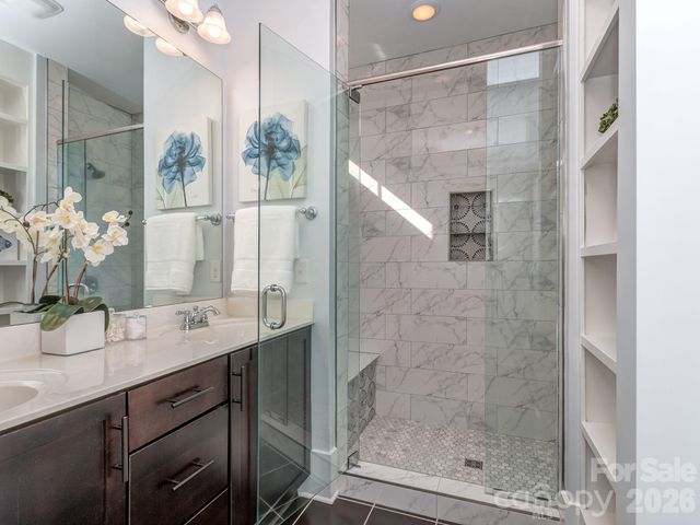 1427 Tippah Park Court, Charlotte, NC 28205