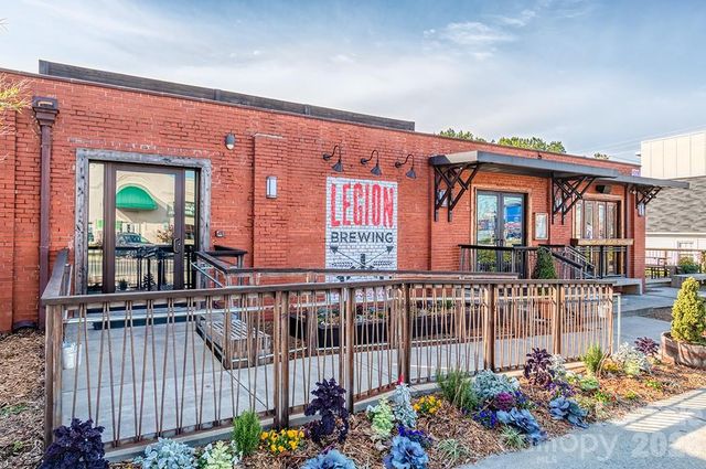 1427 Tippah Park Court, Charlotte, NC 28205