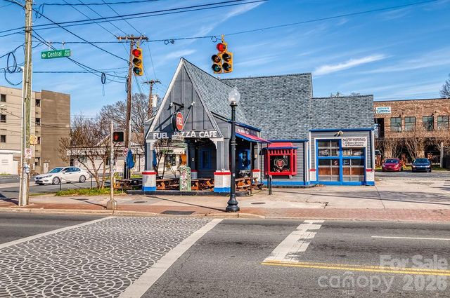 1427 Tippah Park Court, Charlotte, NC 28205