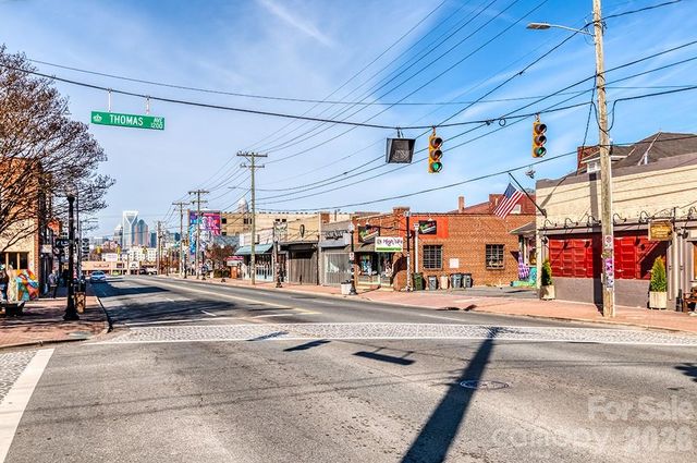 1427 Tippah Park Court, Charlotte, NC 28205