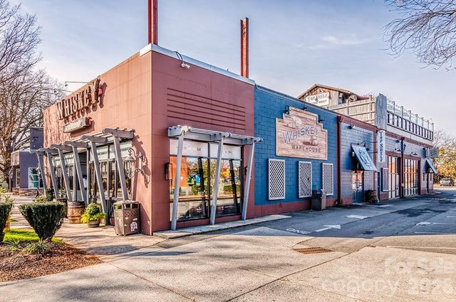 1427 Tippah Park Court, Charlotte, NC 28205