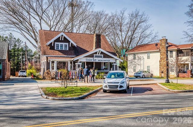 1427 Tippah Park Court, Charlotte, NC 28205